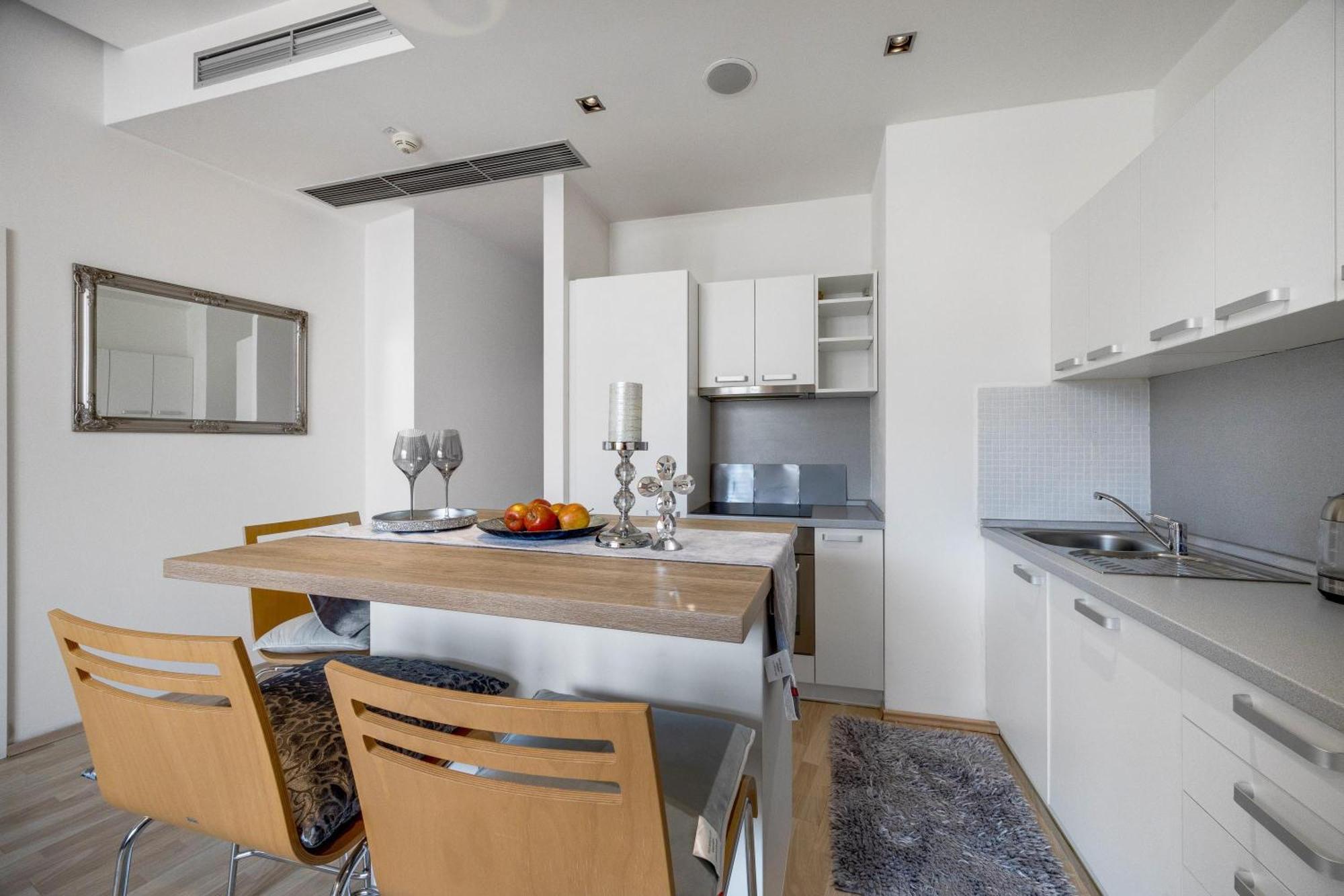 Revon Art-Deco Apartment Laurinska براتسيلافا المظهر الخارجي الصورة
